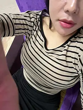 lavi-cute online show from May 30, 2026, 7:33 pm