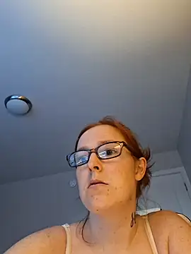 Snapshot of redremmi chatting on February 16, 2026, 11:23 pm redremmi online show from February 16, 2026, 11:23 pm