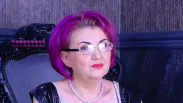 IsabelaConte online show from June 17, 2026, 8:10 pm