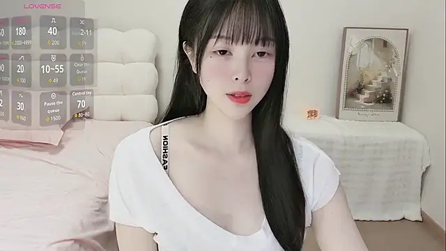 Anna-2005 online show from April 23, 2026, 5:41 am