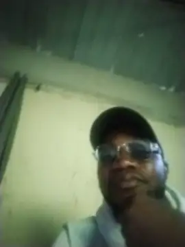 Snapshot of Loyaslino chatting on July 14, 2026, 2:23 pm Loyaslino online show from July 14, 2026, 2:23 pm