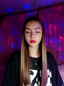 Snapshot of BitterPeach chatting on December 22, 2025, 5:43 pm BitterPeach online show from December 22, 2025, 5:43 pm