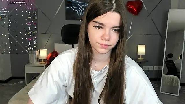 miss  evelyne online show from February 23, 2026, 1:03 am