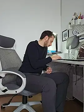 Lovebackground online show from February 27, 2026, 8:36 am