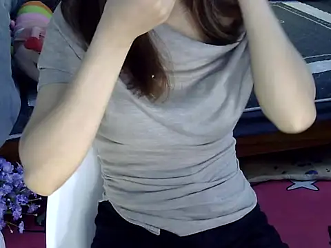 Snapshot of Chichi_86 chatting on April 6, 2026, 11:49 pm Chichi 86 online show from April 6, 2026, 11:49 pm