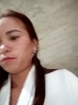 ngaytho004 online show from December 18, 2025, 12:06 am