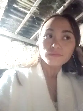 ngaytho004 online show from December 18, 2025, 1:17 pm