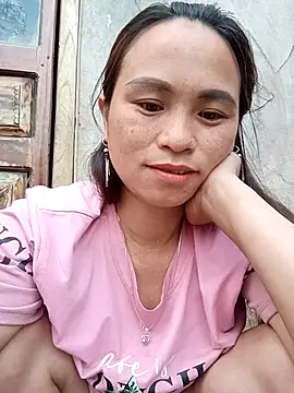 ngaytho004 online show from May 4, 2026, 10:50 pm