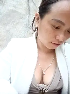ngaytho004 online show from May 8, 2026, 11:26 am