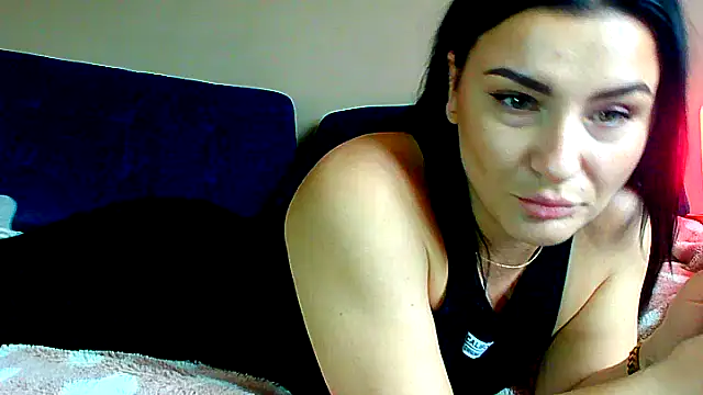 luuuisA online show from February 13, 2026, 9:38 am