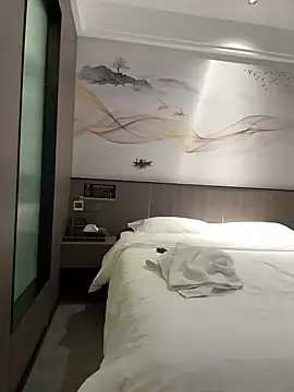 Niuniu1989 online show from December 18, 2025, 7:25 am