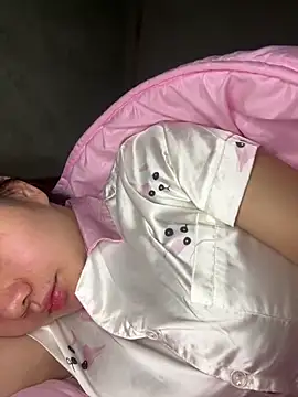 leo-kitty online show from December 19, 2025, 2:13 pm