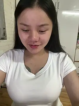 Snapshot of leo-kitty chatting on April 14, 2026, 2:56 pm leo-kitty online show from April 14, 2026, 2:56 pm