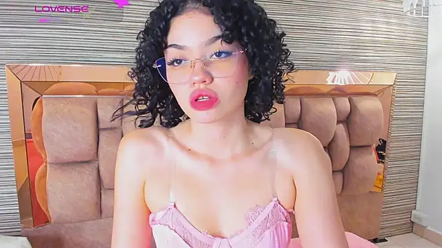 chloe cortez online show from June 13, 2026, 11:19 am