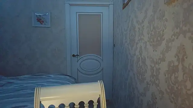 LashandraGiacomelli online show from December 15, 2025, 4:22 pm