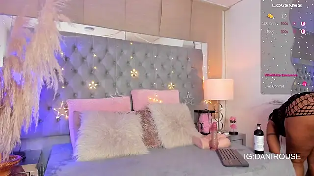 Danirouse online show from January 18, 2026, 3:43 am