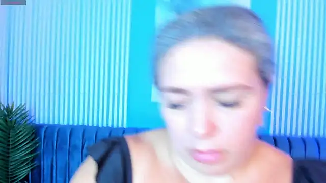 Snapshot of dahianeconnor chatting on June 20, 2026, 11:57 am dahianeconnor online show from June 20, 2026, 11:57 am