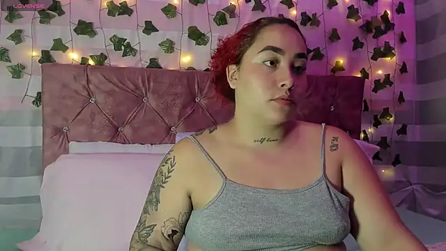 Ayla-marttinez online show from June 19, 2026, 12:15 am