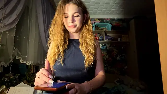 DiedraGlackin online show from February 1, 2026, 9:35 pm