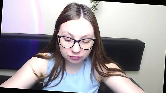 LiliaErmi online show from April 27, 2026, 6:44 am