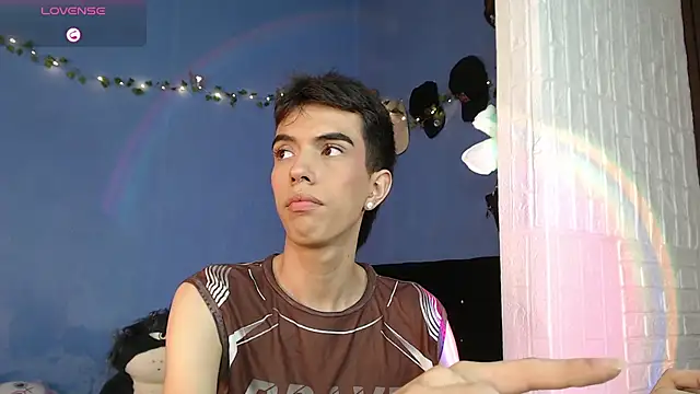 Juan Gomezz26 online show from August 3, 2026, 10:57 pm