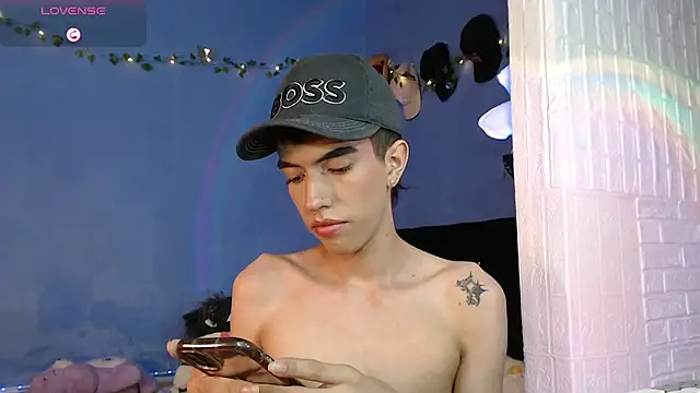 Juan Gomezz26 online show from August 5, 2026, 11:17 pm