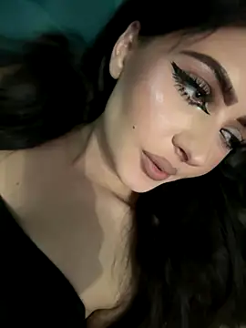 GoldFlow8888 online show from December 18, 2025, 7:53 pm