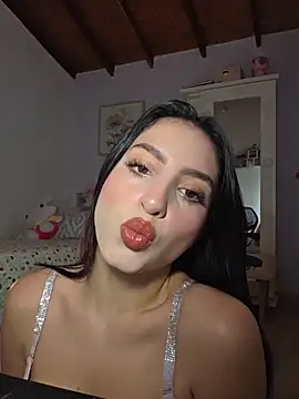 Esmeralda Rossi online show from February 2, 2026, 4:17 pm