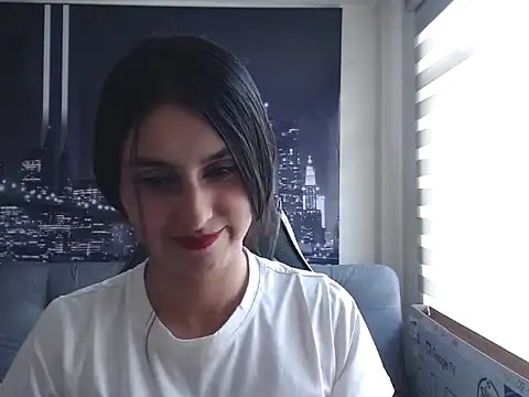 athenealovee online show from December 20, 2025, 2:46 pm