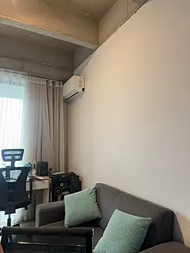 ValeriaTorress  online show from February 23, 2026, 6:49 pm