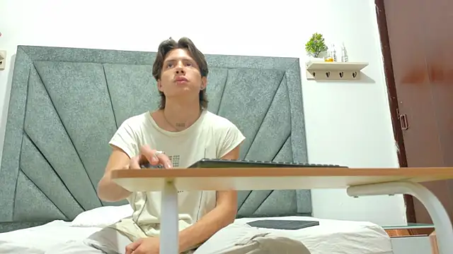 LoganRyder OS online show from December 21, 2025, 8:54 am