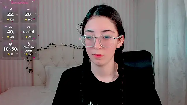 emmalove doll online show from March 17, 2026, 12:59 am