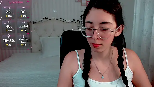 emmalove doll online show from March 18, 2026, 12:14 am