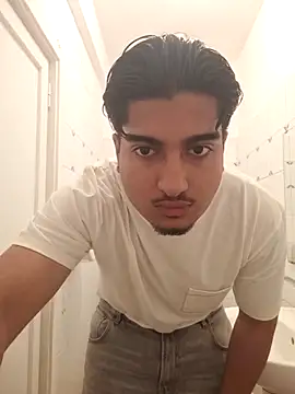 Anndrea8182 online show from April 25, 2026, 1:14 pm