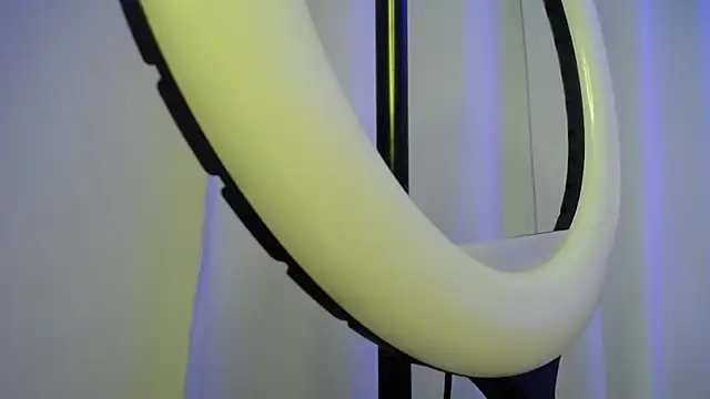 aylin ross  online show from March 19, 2026, 4:49 am