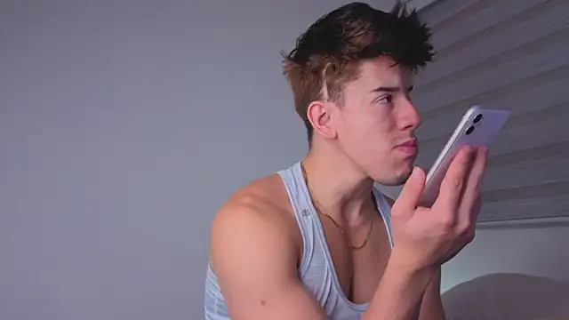 maxxcooper1 online show from December 19, 2025, 4:41 am