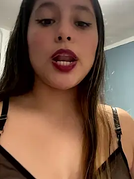 Snapshot of AmeliaAlx20 chatting on January 13, 2026, 3:23 am AmeliaAlx20 online show from January 13, 2026, 3:23 am