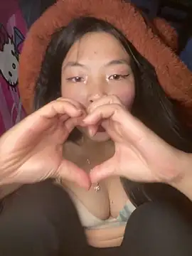 Snapshot of lux-su chatting on March 7, 2026, 3:31 pm lux-su online show from March 7, 2026, 3:31 pm