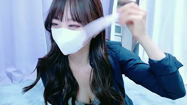 Snapshot of Yura_yura_ch chatting on July 6, 2026, 12:13 pm Yura yura ch online show from July 6, 2026, 12:13 pm