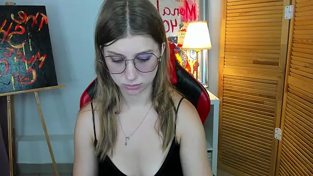 katymeaw online show from June 25, 2026, 1:38 am