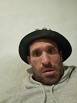 Good1Good4 online show from December 17, 2025, 10:49 pm