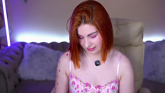 GingerPinky online show from April 27, 2026, 7:12 pm