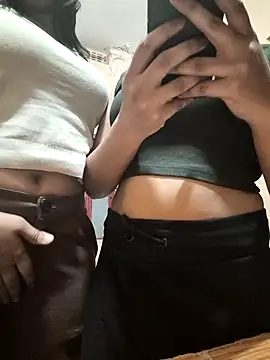 Aarudarling0 online show from December 13, 2025, 9:53 pm