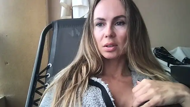 LeMilf online show from February 28, 2026, 7:53 am