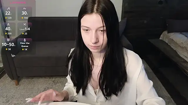 AlicePowells online show from May 11, 2026, 7:03 am
