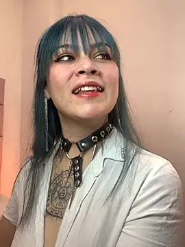Adelaindiamond  online show from June 24, 2026, 12:37 pm