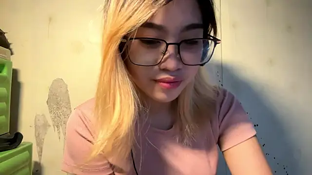 LenoraFrailey online show from January 18, 2026, 12:31 pm