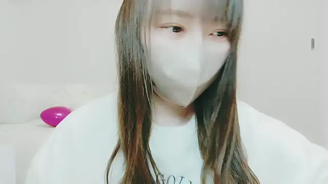 yuyuchan   online show from December 21, 2025, 10:44 am