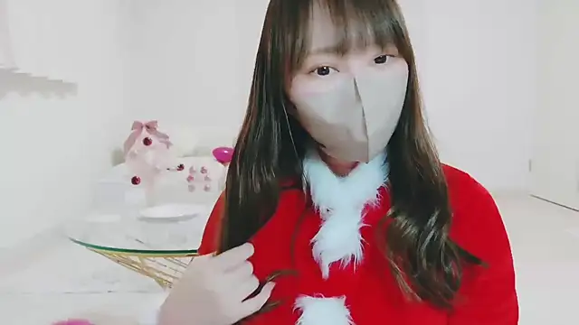 yuyuchan   online show from December 22, 2025, 11:07 am