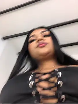 SalomeReed online show from December 17, 2025, 12:44 pm